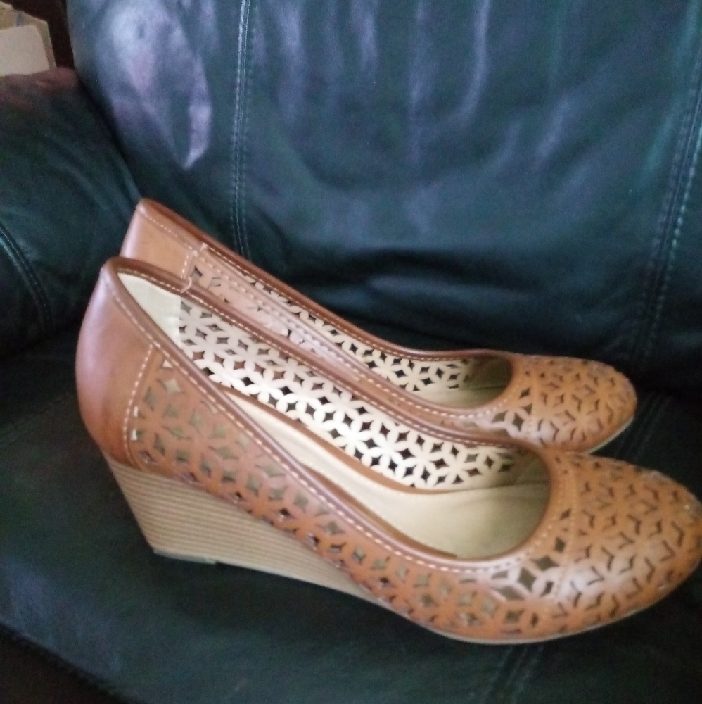 New Directions pattern leather wedges.